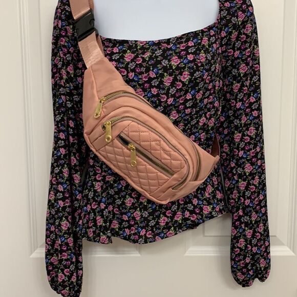 Light pink sling bag with for zipper closure pockets. NWT from local boutique. - Picture 10 of 10